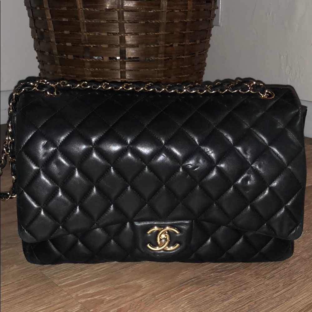 AUTHENTIC CHANEL Maxi Classic Handbag